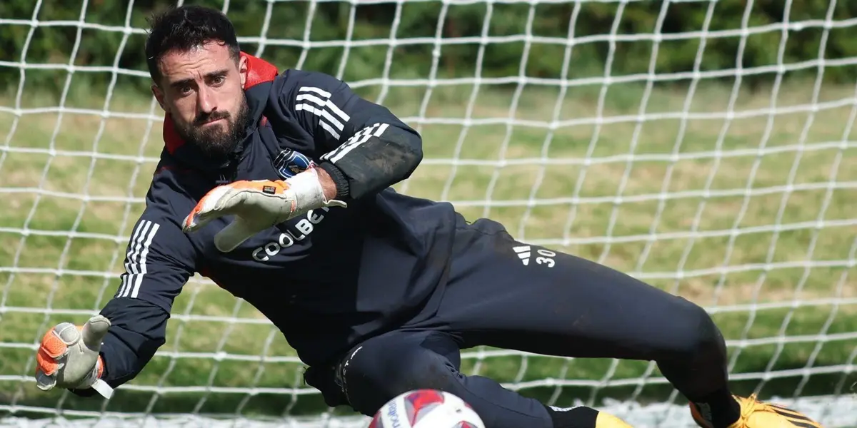 Gustavo Quinteros sorprendió con la suplencia de Brayan Cortés.