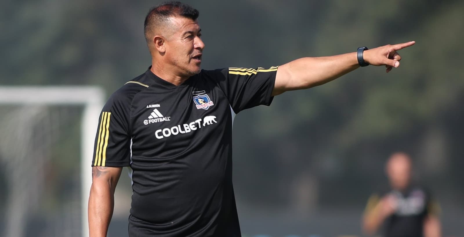 Jorge Almirón quiere un último fichaje.