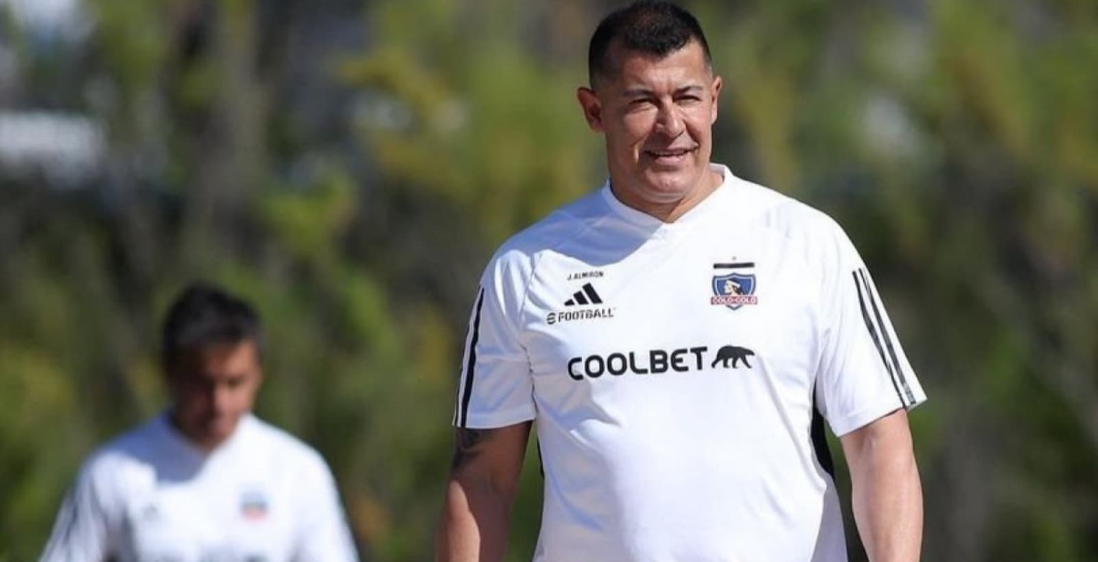 Jorge Almirón recibe inesperada comparación.