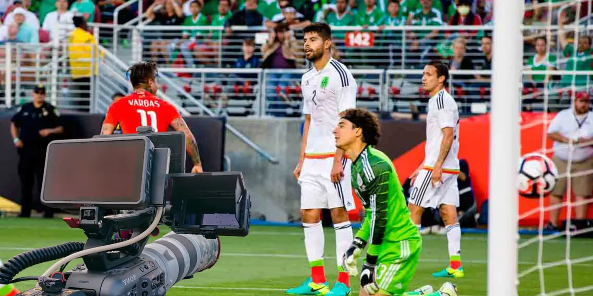 Jugadores de Chile y México (Foto tomada de: Total/Masquivideo)
