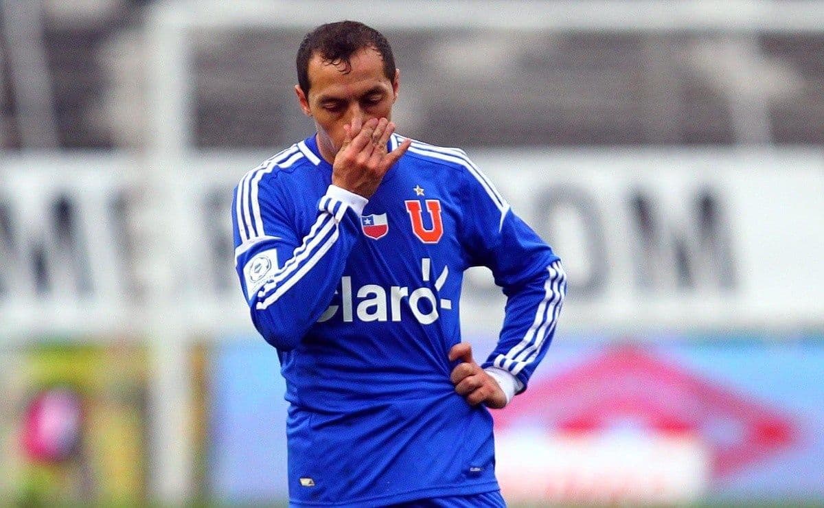 La Academia busca fichar a Marcelo Díaz para la Copa Libertadores.