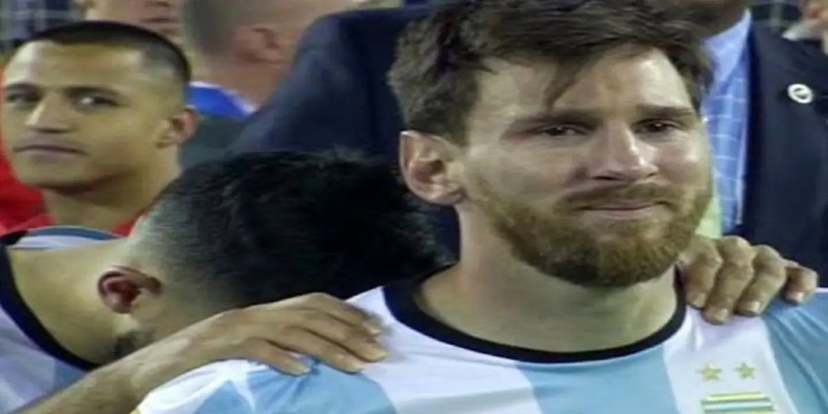 La albiceleste encabeza la tabla de las Eliminatorias, mientras que La Roja se hunde en el último lugar.