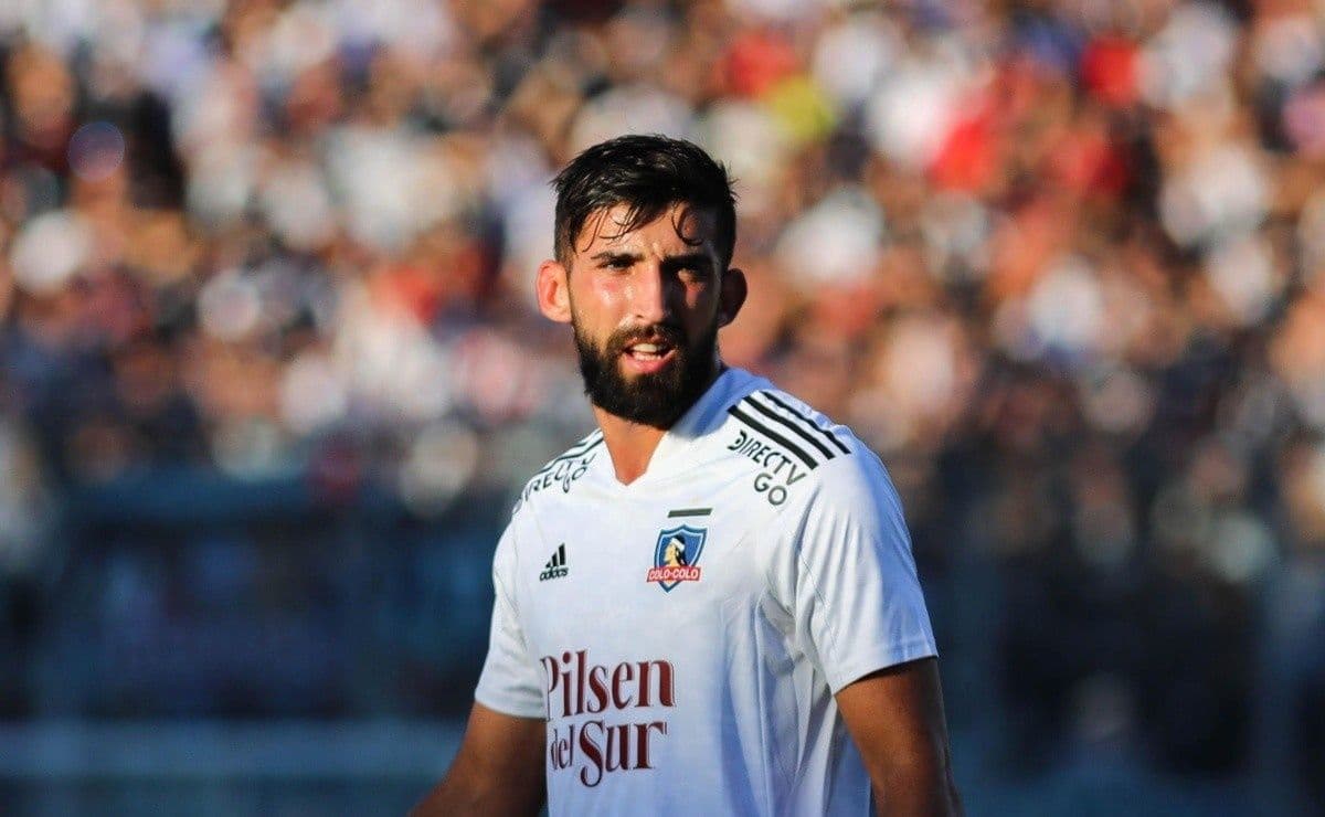 La defensa de Colo Colo se cae a pedazos sin el ex Vélez Sarsfield