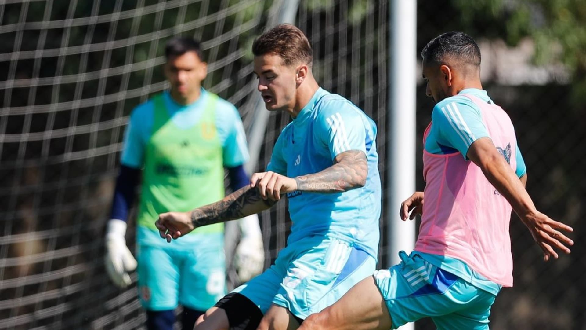 La fiesta que encendió la rivalidad: Palacios y Guerrero juntos antes del duelo decisivo. Foto: Instagram