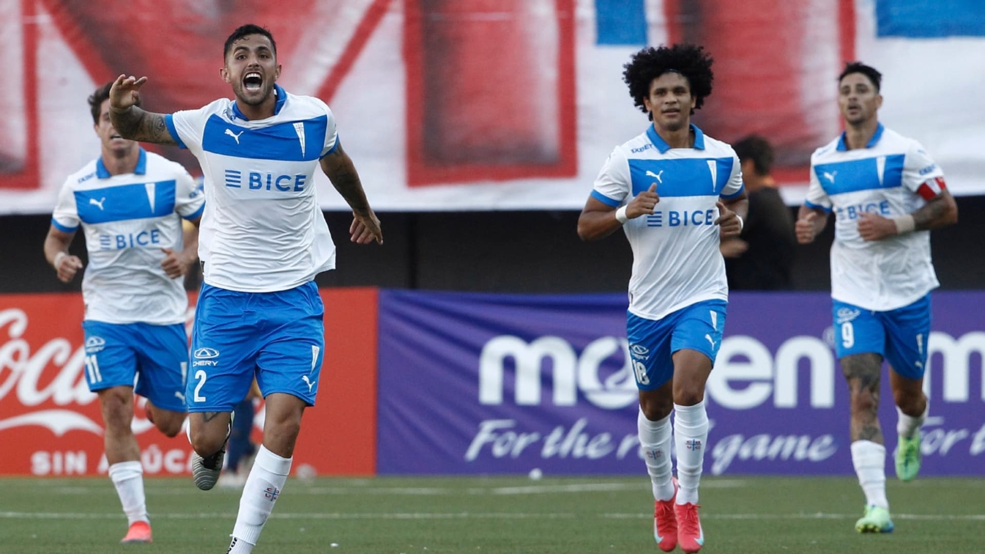 La propuesta tuvo lugar cuando el futbolista defendía los colores de otro club en Chile.