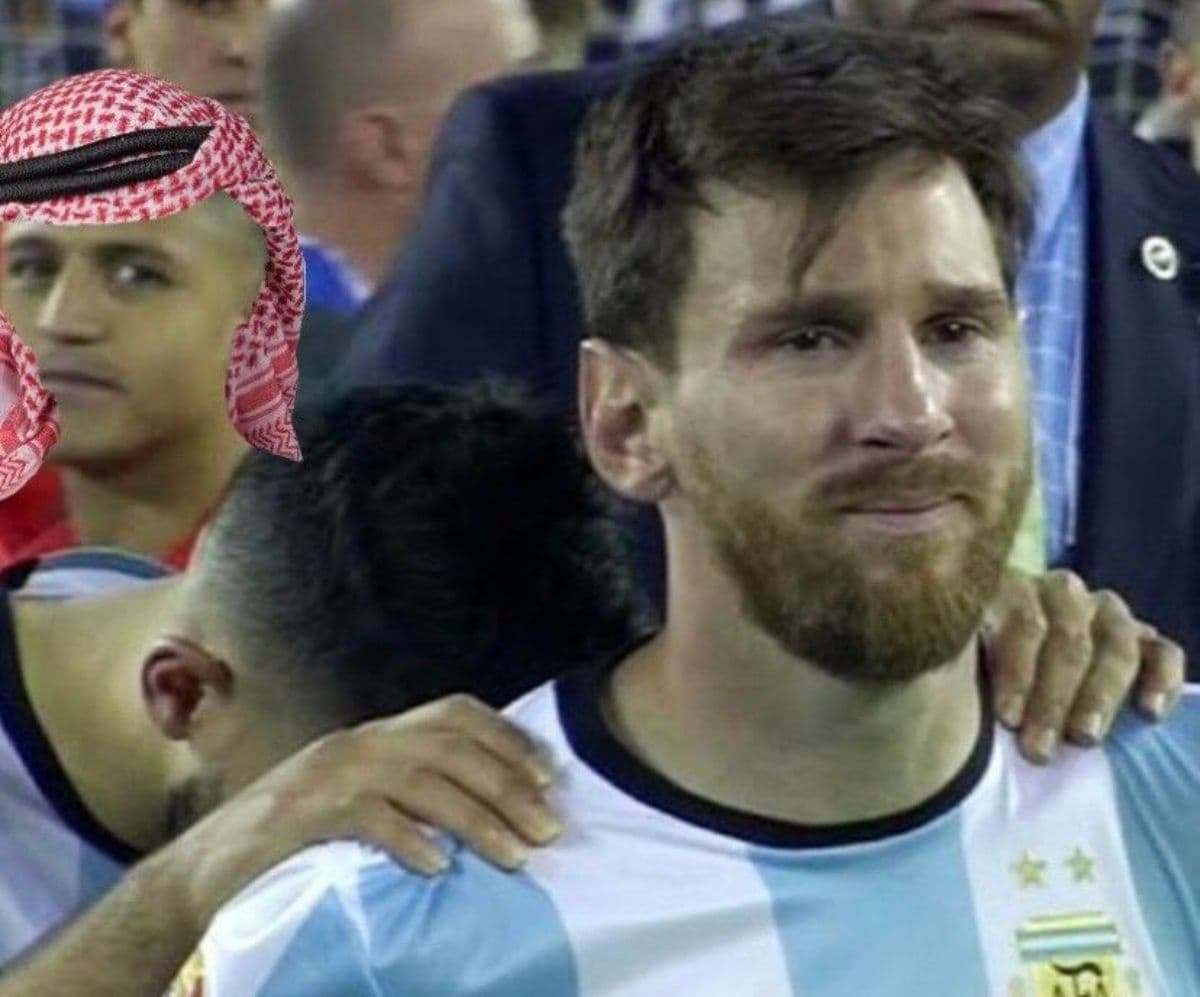 Las redes sociales explotaron ante la caída monumental que sufrió la Albiceleste. Dibu Martínez y Lionel Messi, los blancos preferidos de los usuarios.