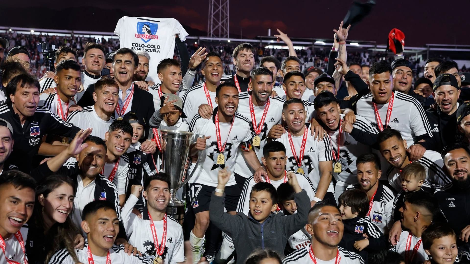 Los Albos buscan reforzar su delantera con Leandro Benegas.