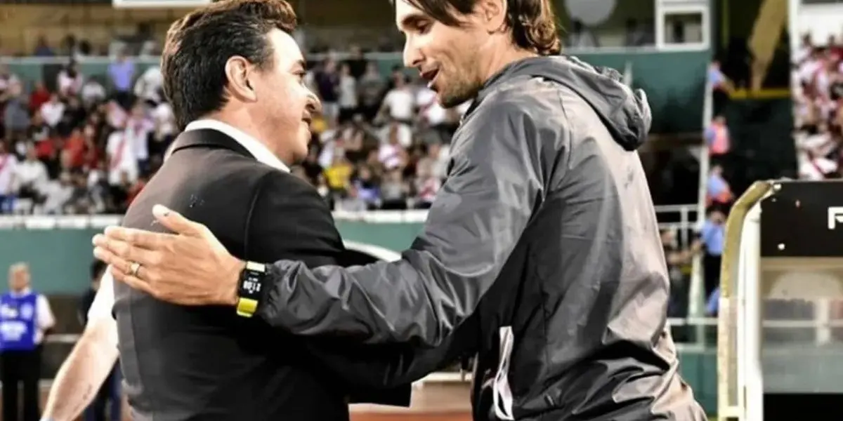 Los días pasan y los nombres para asumir la dirección técnica de la Universidad de Chile siguen aumentando. Ahora otro nombre viene desde Argentina.