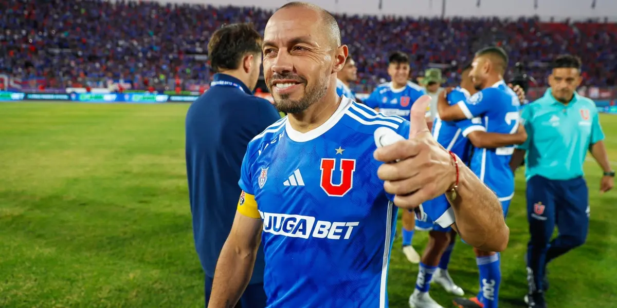 Marcelo Díaz con la camiseta de Universidad de Chile.