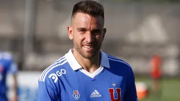 Matías Zaldivia con la camiseta de Universidad de Chile.