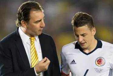 Néstor Lorenzo estaría analizando algunas modificaciones para venir a Chile.