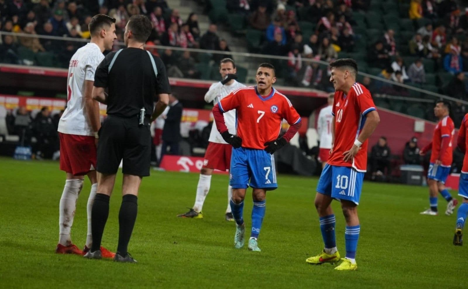 Para algunos no fue el primer partido con la camiseta de Chile, pero sí siguen siendo evaluados por la dirección técnica.