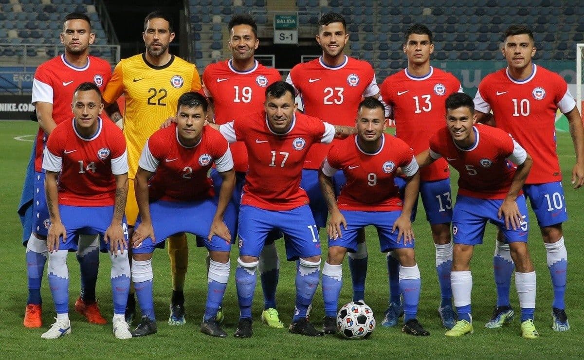 Para muchos el defensa que tenía que hacerse con la titularidad en la selección, no ha podido triunfar en Europa.
