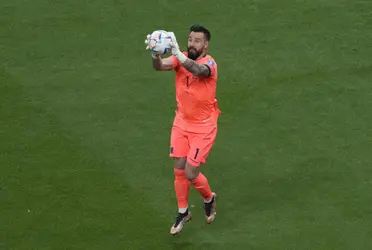 Quien fuera el entrenador de la Universidad de Chile a principios de año, fue parte del duelo inaugural de Qatar 2022.