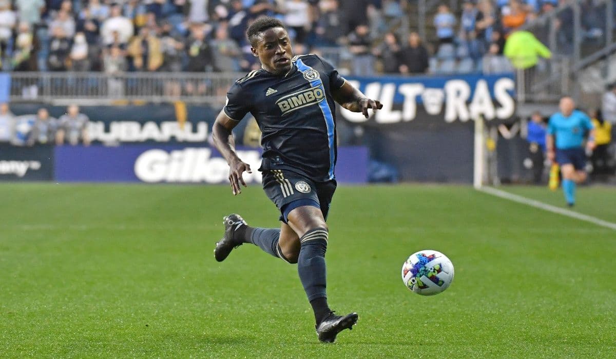 Tras la eventual salida de Gabriel Costa, en Colo Colo están buscando un reemplazo lo más rápido posible.