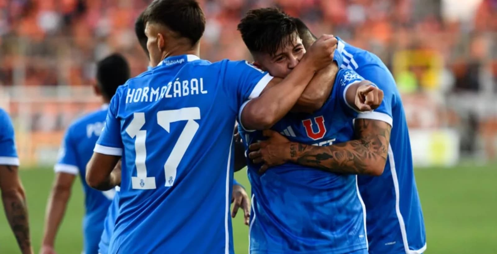 Universidad de Chile celebrando.