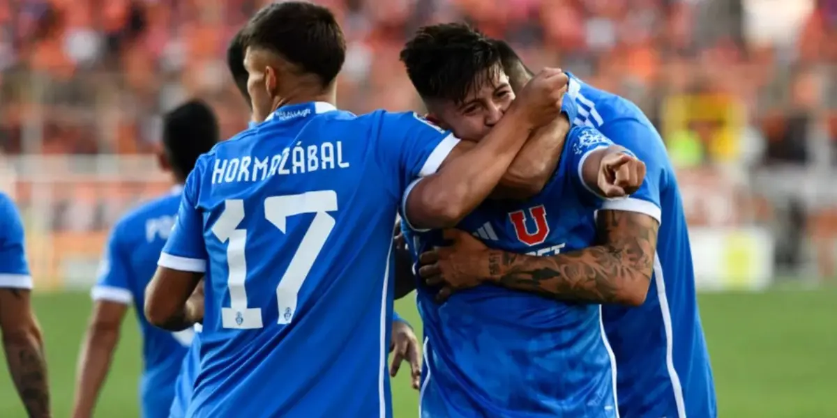 Universidad de Chile celebrando un gol.